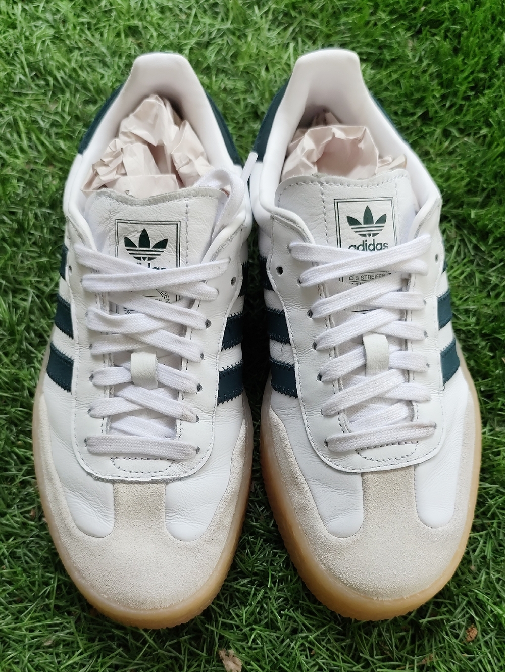 adidas Men’s White & Dark Green Retro Low-Top Sneakers / women size 7